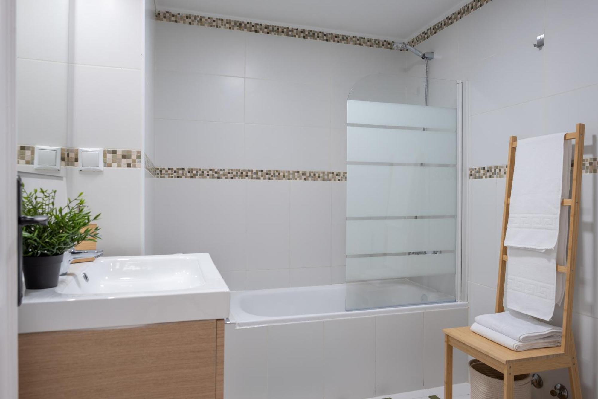 Mrs Apartamento En Gran Via De Colon Parking Granada Buitenkant foto
